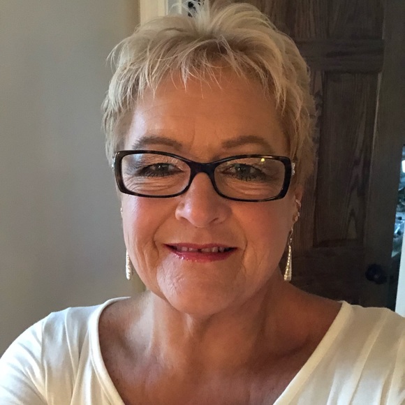 Meet your Posher, Kimberly - Picture 1 of 1